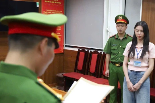 Hoa hậu Nguyễn Thúc Thùy Tiên bị khởi tố, bắt tạm giam