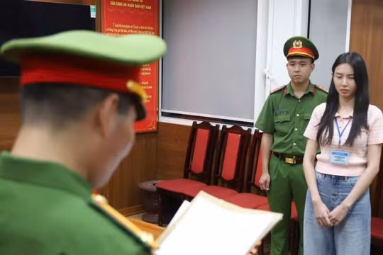 Hoa hậu Nguyễn Thúc Thùy Tiên bị khởi tố, bắt tạm giam