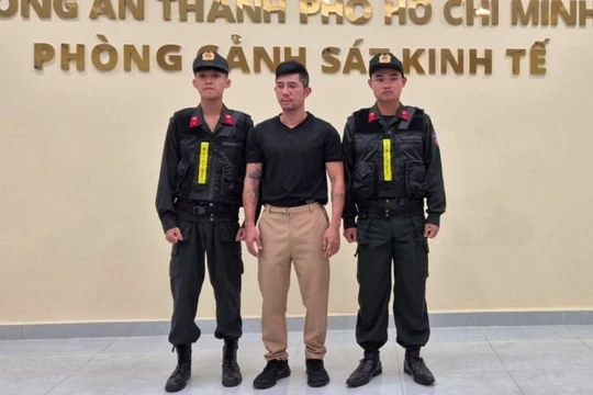 Bắt ca sĩ Lương Bằng Quang và một đối tượng liên quan vụ Ngân 98