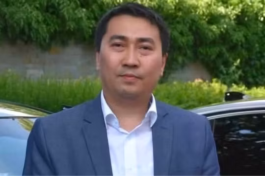 Yêu cầu Lê Trung Khoa ra đầu thú