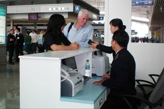 Miễn thị thực cho nhà khoa học, tổng công trình sư, lãnh đạo tập đoàn lớn