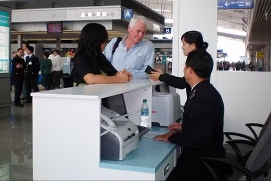 Miễn thị thực cho nhà khoa học, tổng công trình sư, lãnh đạo tập đoàn lớn