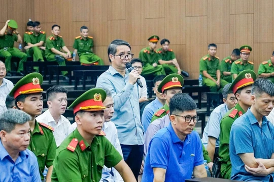 Cựu Phó Chủ nhiệm Văn phòng Quốc hội khai gì tại tòa về số tiền nhận từ Chủ tịch Tập đoàn Thuận An?