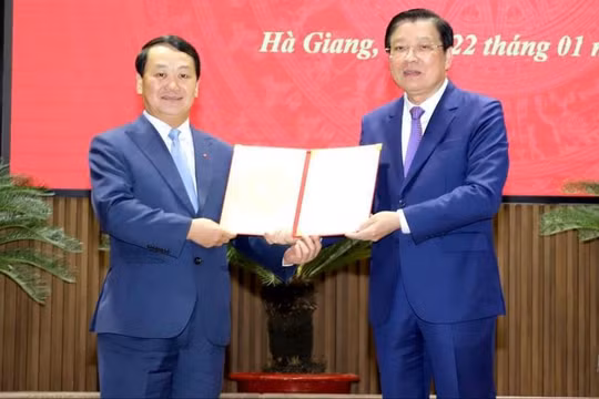 Bộ trưởng Hầu A Lềnh làm Bí thư Tỉnh ủy Hà Giang