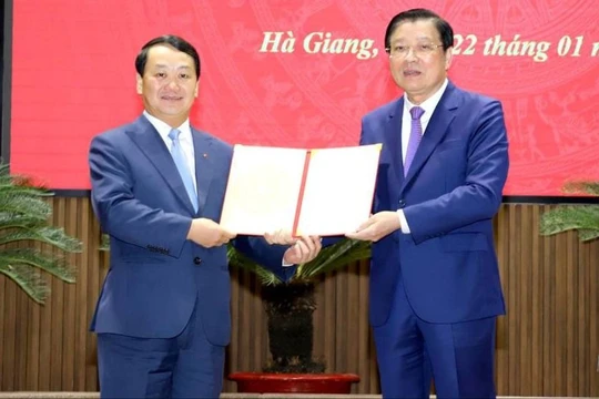 Bộ trưởng Hầu A Lềnh làm Bí thư Tỉnh ủy Hà Giang