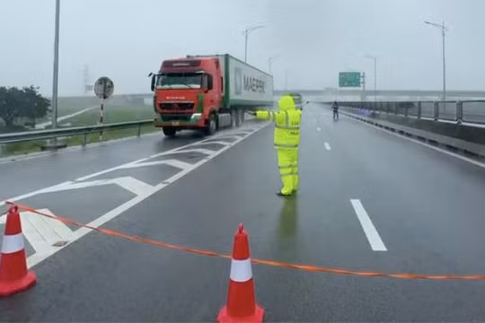 Bão số 5 - Kajiki áp sát Nghệ An - Hà Tĩnh, Cục CSGT cấm đường cao tốc đoạn qua tỉnh Nghệ An