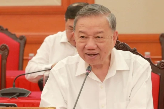 Tổng bí thư: Cần chú trọng đào tạo, bổ sung cán bộ trẻ, có tư duy chiến lược và am hiểu công nghệ số