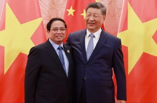 Thủ tướng đề nghị Trung Quốc hỗ trợ đào tạo nhân lực về AI, bán dẫn