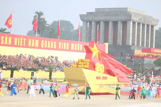 Tinh thần Quốc khánh bất diệt trở thành động lực đưa dân tộc vào kỷ nguyên mới