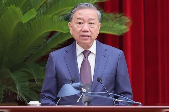 Tổng bí thư: Nhân sự phải có bản lĩnh, tư duy đổi mới, hành động vì nhân dân