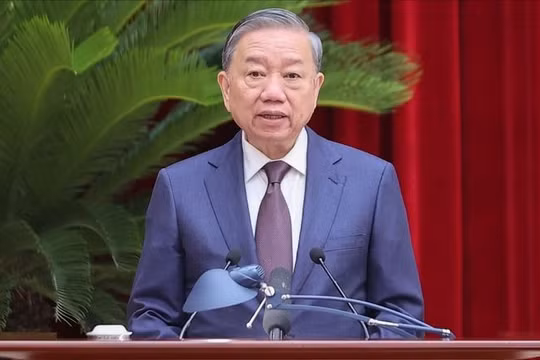 Tổng bí thư: Nhân sự phải có bản lĩnh, tư duy đổi mới, hành động vì nhân dân