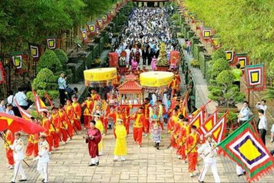 Thủ tướng: Lãnh đạo các bộ, cơ quan không tham dự lễ hội nếu không được phân công