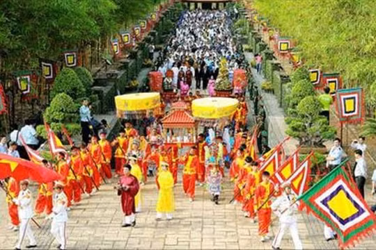 Thủ tướng: Lãnh đạo các bộ, cơ quan không tham dự lễ hội nếu không được phân công