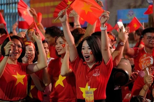 Mỗi người dân được tặng 100.000 đồng để "ăn Tết Độc lập" 