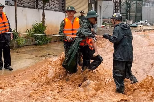 Lũ quét ở Điện Biên khiến 12 người chết và mất tích, Thủ tướng ra công điện khẩn