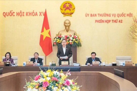 Xem xét công tác nhân sự trình kỳ họp Quốc hội bất thường lần thứ 9