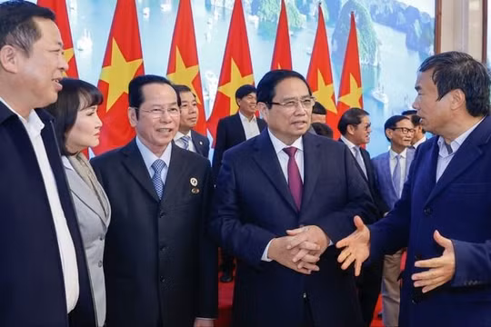 Thủ tướng đề nghị Thaco, Hòa Phát, FPT... chung tay xây dựng đường sắt tốc độ cao Bắc - Nam