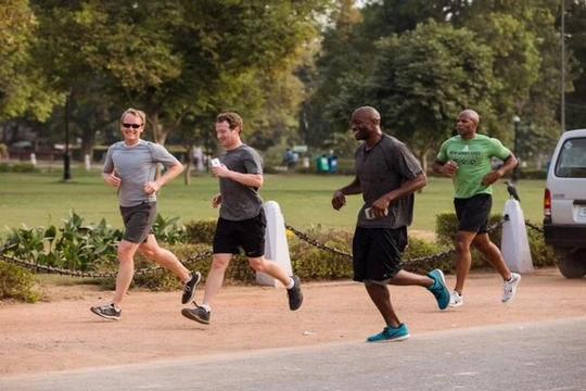 Mark Zuckerberg chạy bộ ở Delhi, Ấn Độ (Ảnh Facebook)
