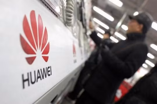 Tính năng kỹ thuật của chiếc điện thoại Huawei P20 Lite có thể đã bị hồ sơ FCC làm lộ (ảnh Reuters)