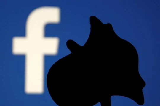 Facebook thêm tính năng AR tương tự như của Snapchat trên ứng dụng Messenger của họ (ảnh: Reuters)