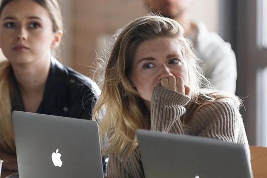 Những tình huống oái ăm là một phần trong đời sống hiện đại ngày nay (Ảnh Flickr)