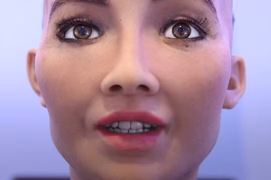 Sophia - công dân robot đầu tiên trên thế giới (Ảnh Business Insider)