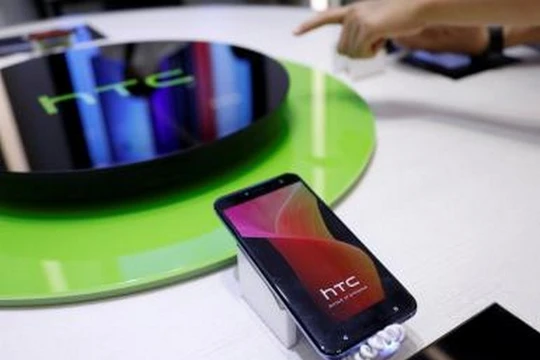 HTC U12 đã lộ diện trong một sự kiện về mạng 5G tại Đài Loan (ảnh Reuters)