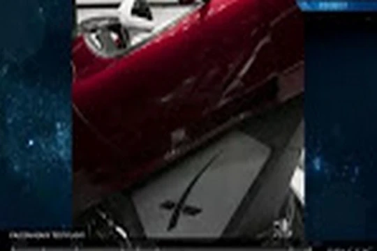 Ngoài chiếc xe điện Tesla Roadster, tên lửa Falcon Heavy còn mang theo nhiều vật rất thú vị nữa lên vũ trụ (Ảnh Reuters)