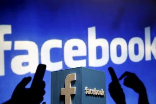 Facebook sẽ có sự thay đổi lớn trên News Feed giúp tăng sự tương tác giữa bạn bè, người thân (Ảnh Reuters)