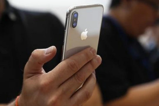 LG sẽ cung cấp màn hình OLED cho Apple trong năm 2018 (Ảnh Reuters)