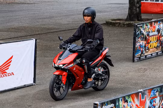 Bất ngờ: Nhiều mẫu xe côn tay hot giảm giá để cạnh tranh xe máy điện