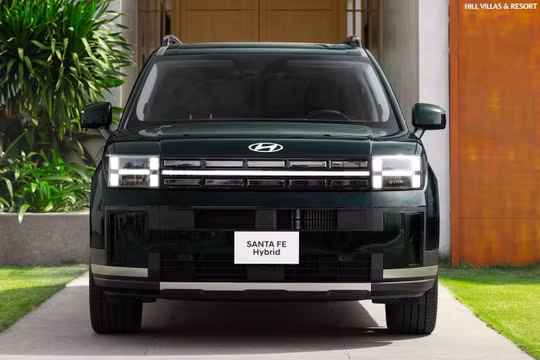 Hyundai Santa Fe ra mắt bản Hybrid giá 1,369 tỷ đồng, 'đấu' xe Trung Quốc Lynk & Co 08
