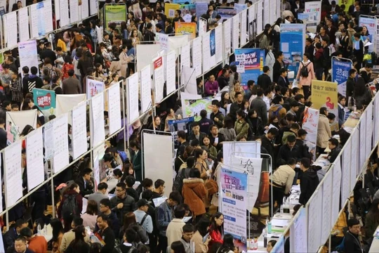 Tỷ lệ thất nghiệp ở nhóm tuổi 16 - 24 của Trung Quốc đã tăng lên mức kỷ lục 20,4% trong tháng 4 vừa qua. (Ảnh: CNN)