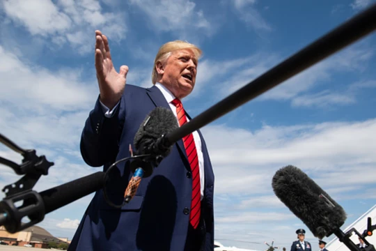 Giới chuyên gia nhận định, chỉ riêng đoạn tweet ông Trump mới tung ra đã là một cơ sở để luận tội ông (Ảnh: Newsweek)