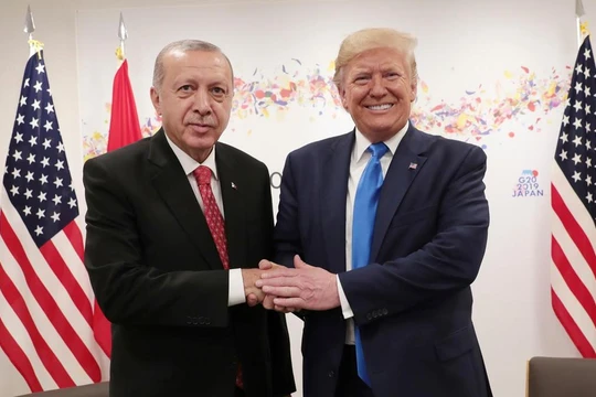 Tổng thống Trump và người đồng cấp Thổ Nhĩ Kỳ Erdogan tại Hội nghị thượng đỉnh G20 vừa qua (Ảnh: The National)