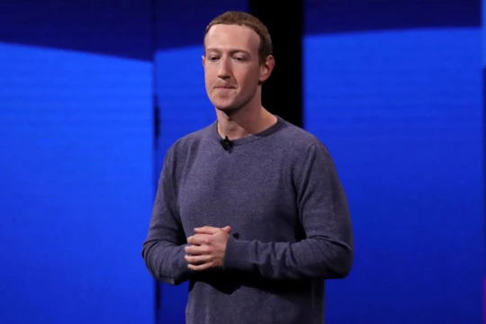 Ông chủ Facebook tỏ ra...đồng cảm với phát ngôn "tỷ phú không nên tồn tại" của ông Bernie Sanders (Ảnh: Sky News)