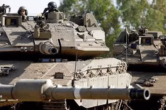 Xe tăng Merkava của Israel hoạt động trên Cao nguyên Golan (Ảnh: AFP)