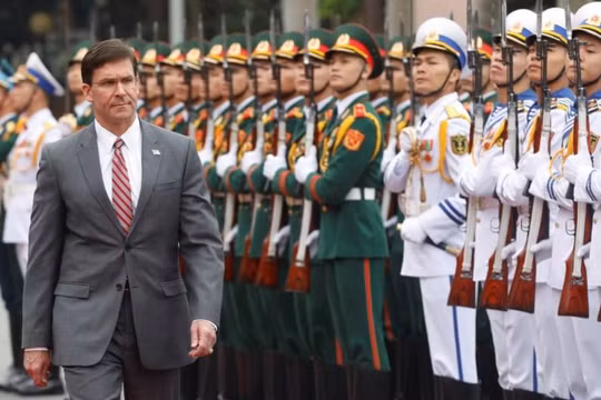 Bộ trưởng Quốc phòng Mỹ Mark Esper đang có chuyến thăm Việt Nam (Ảnh: Reuters)
