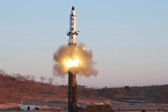 Triều Tiên sẽ tăng Mỹ "món quà gì" trong kỳ Giáng sinh: ICBM hay một vụ thử hạt nhân? (Ảnh: Business Insider)