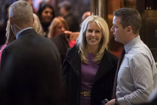 Bà Monica Crowley có nhiều bài viết thúc đẩy các thuyết âm mưu nhằm vào ông Barack Obama (Ảnh: Newsweek)