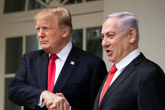 Tổng thống Trump "dỗ dành" người bạn thân bằng món quà đặc biệt (Ảnh: Business Insider)