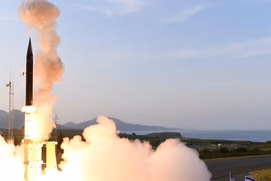 Hệ thống tên lửa đánh chặn Arrow-3 do Mỹ chế tạo đang được sử dụng trong quân đội Israel (Ảnh: RT)