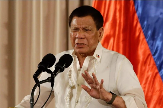Tổng thống Duterte khẳng định sẽ không cho phép Mỹ đặt tên lửa trên lãnh thổ Philippines (Ảnh: The Sun)