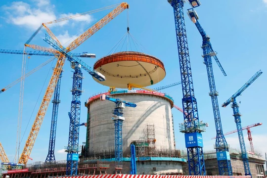 Trung Quốc đang đẩy mạnh phát triển điện hạt nhân, trong bối cảnh còn nhiều quan ngại về sự an toàn của mô hình này (Ảnh: CNN)