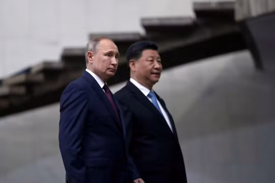 Tổng thống Nga Vladimir Putin và Chủ tịch Trung Quốc Tập Cận Bình trong một cuộc gặp gỡ (Ảnh: Sputnik)