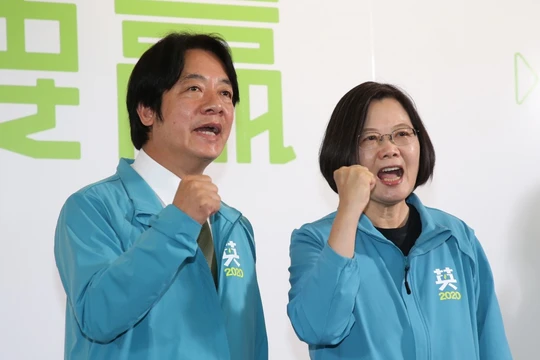 Ông Lại Thanh Đức và bà Thái Anh Văn trong lễ công bố tổ chức sáng 17/11 (Ảnh: Taiwan News)