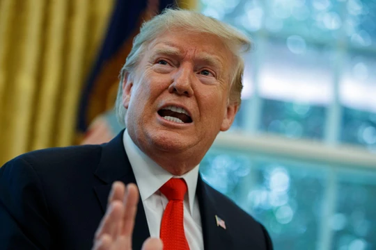 Tổng thống Mỹ Donald Trump kêu gọi phóng viên tờ New York Times nghỉ việc sau vụ đính chính thông tin vừa qua (Ảnh: Getty)