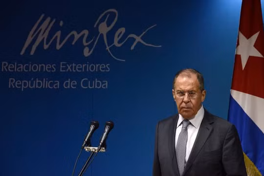 Ngoại trưởng Nga Sergey Lavrov trong một cuộc họp báo tổ chức tại Havana (Ảnh: Newsweek)