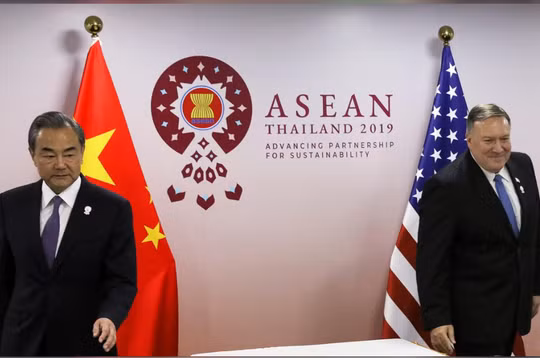 Ngoại trưởng Mỹ, Trung Quốc trong cuộc gặp các Bộ trưởng Ngoại giao ASEAN tổ chức tại Bangkok, Thái Lan (Ảnh: Reuters)