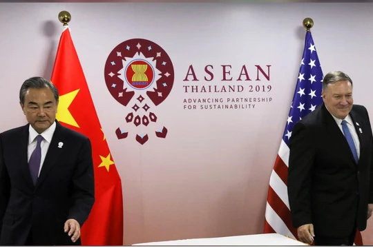 Ngoại trưởng Mỹ, Trung Quốc trong cuộc gặp các Bộ trưởng Ngoại giao ASEAN tổ chức tại Bangkok, Thái Lan (Ảnh: Reuters)